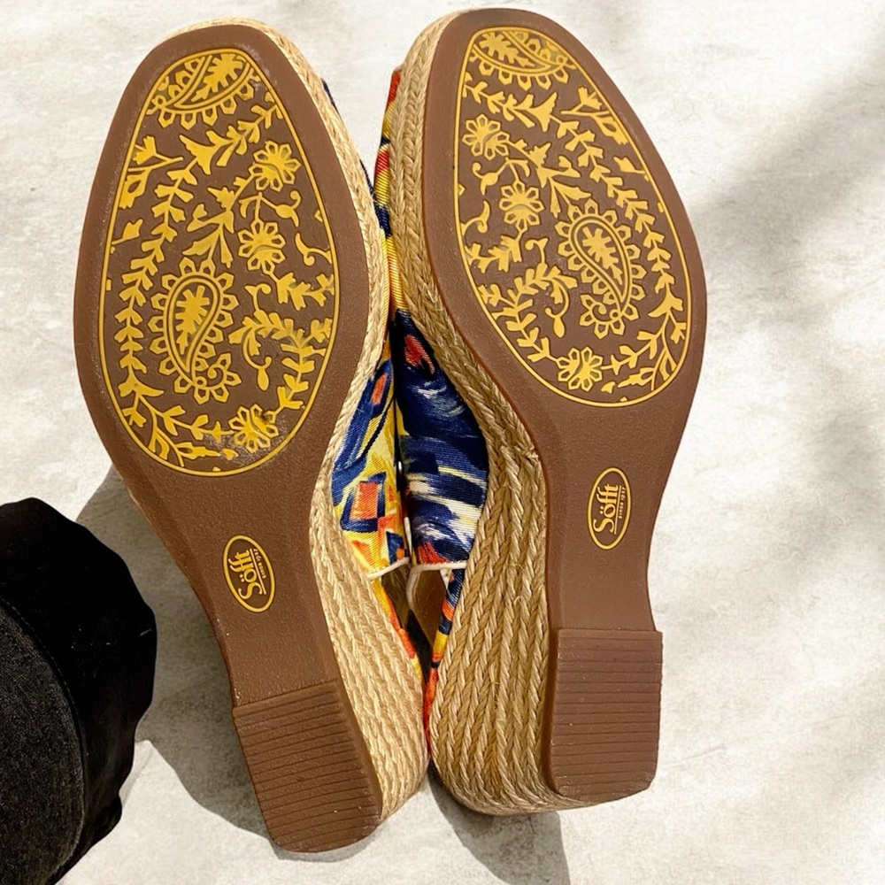 SOFFT COLORFUL PLATFORM WEDGE SANDALS WITH FLOWERS SIZE 7.5 COMFORT HEELS FUN! - Picture 10 of 16
